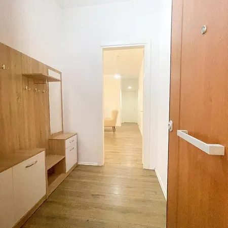 Superior 2br In A * טיראנה