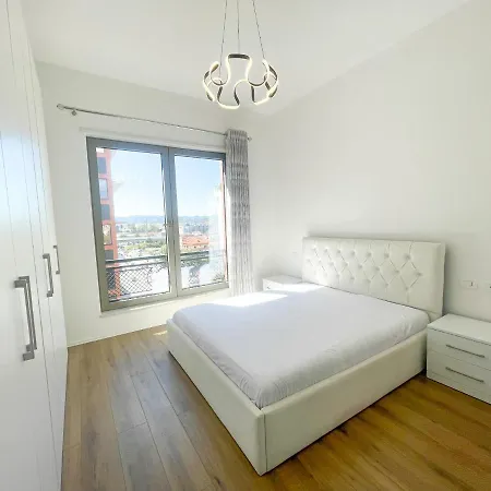 Superior 2br In A * טיראנה