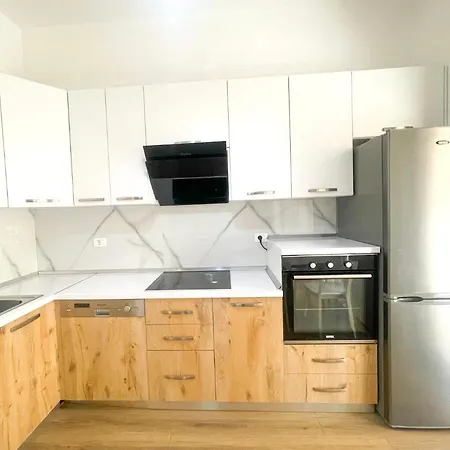 Superior 2br In A * טיראנה